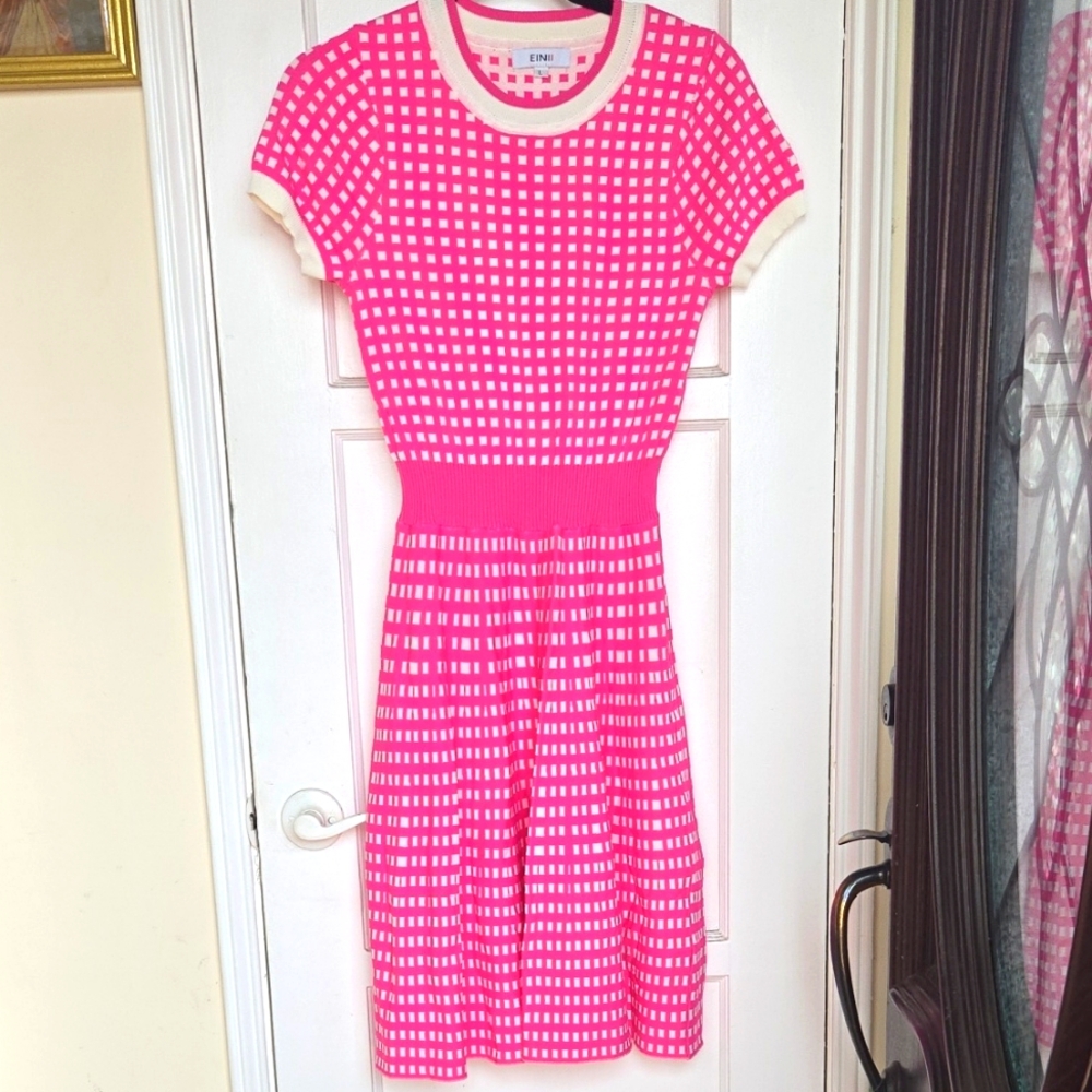 Chic Pink Checkered Dress